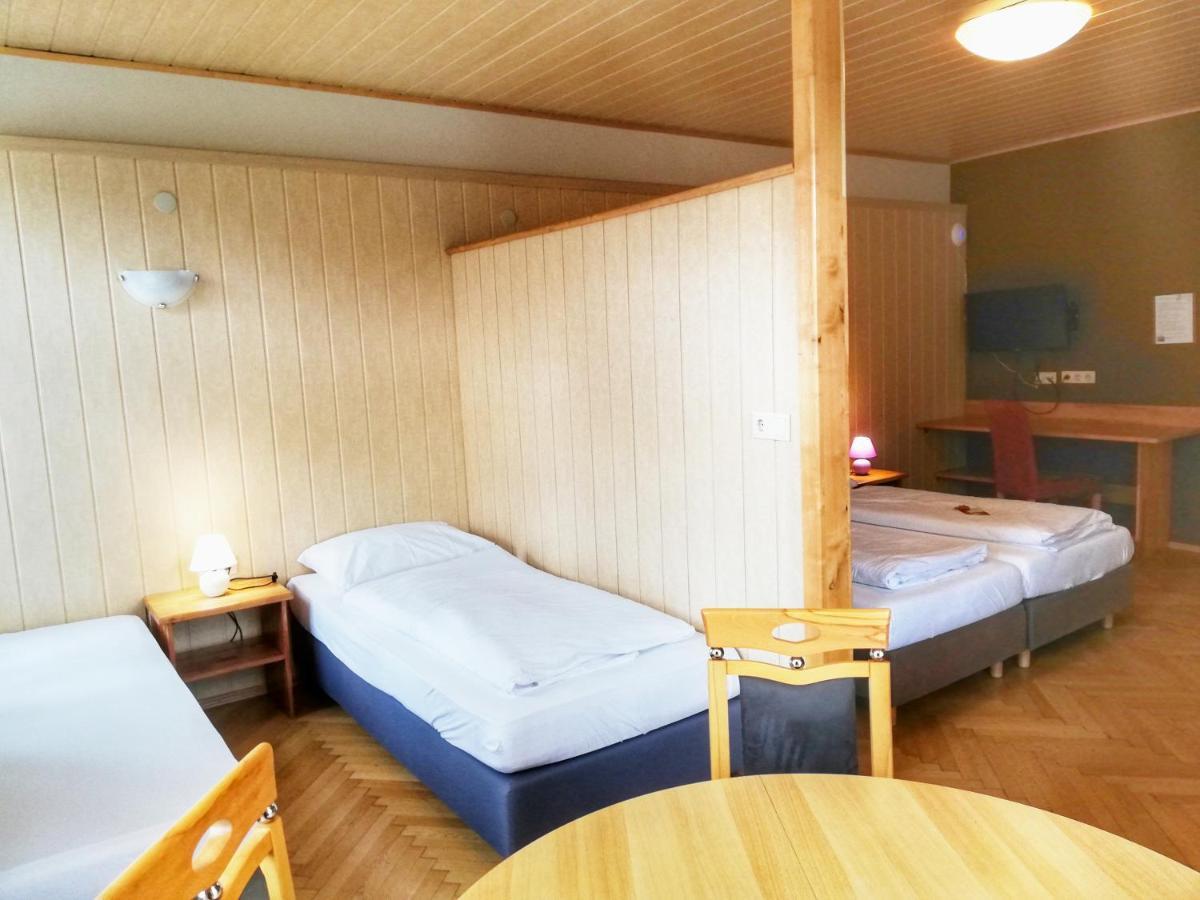 Familie Zuser Hotel Garni Міттербах Екстер'єр фото