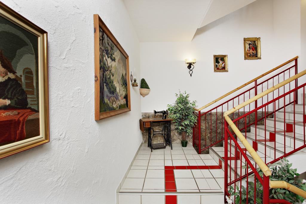 Familie Zuser Hotel Garni Міттербах Екстер'єр фото