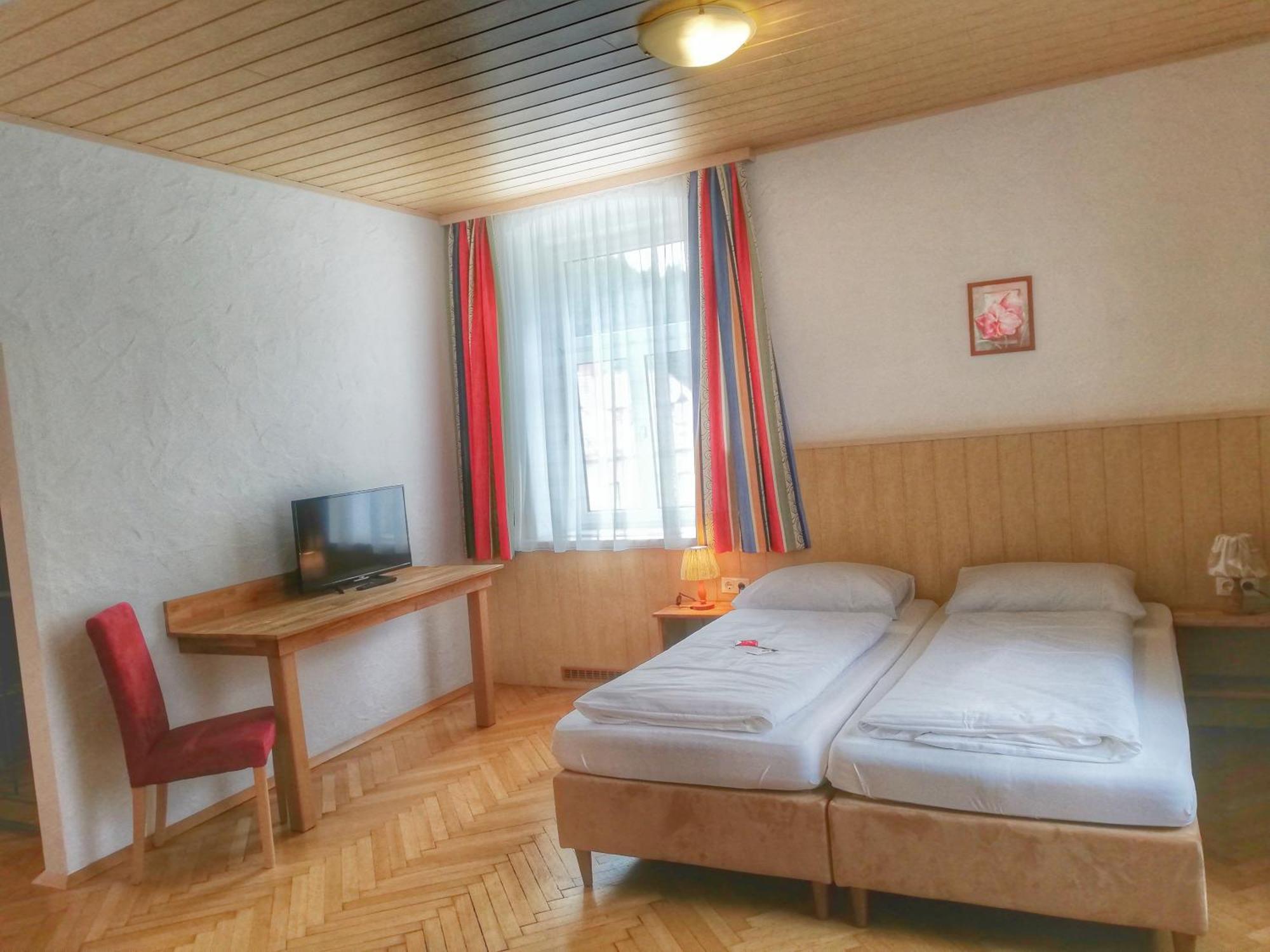 Familie Zuser Hotel Garni Міттербах Екстер'єр фото