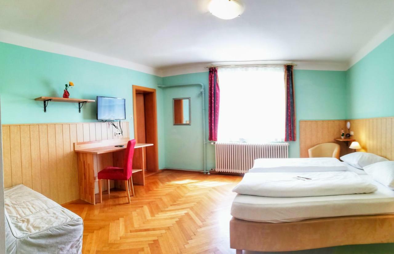 Familie Zuser Hotel Garni Міттербах Екстер'єр фото