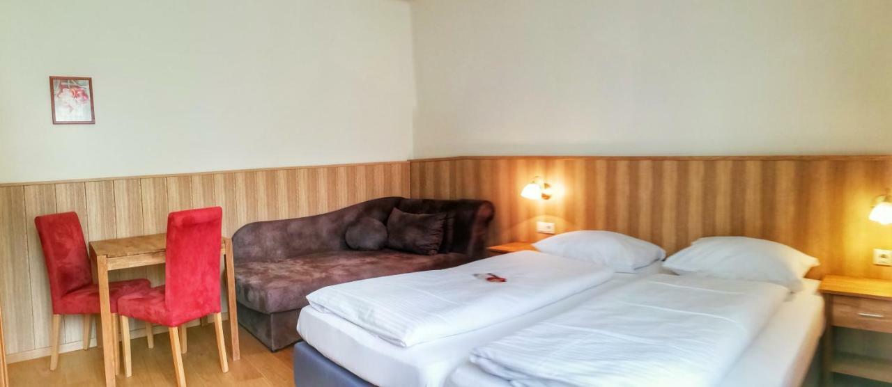 Familie Zuser Hotel Garni Міттербах Екстер'єр фото