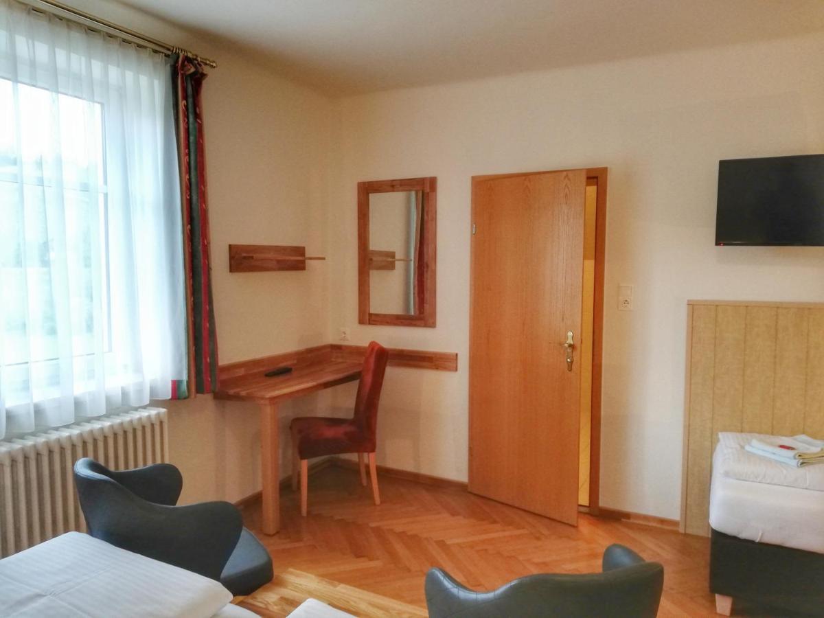 Familie Zuser Hotel Garni Міттербах Екстер'єр фото